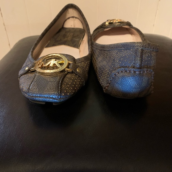 Shoes - Picture 2 of 2